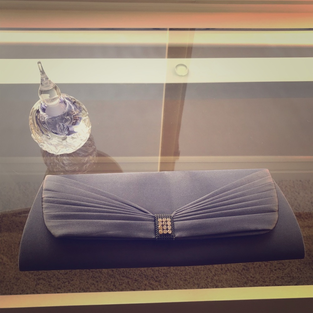 Jessica McClintock Grey Satin Party Clutch 🥂